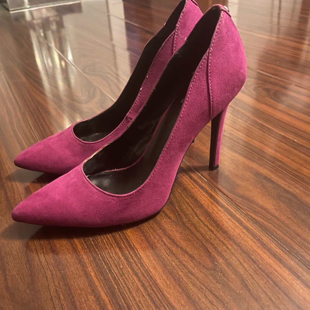 G By Guess Pump